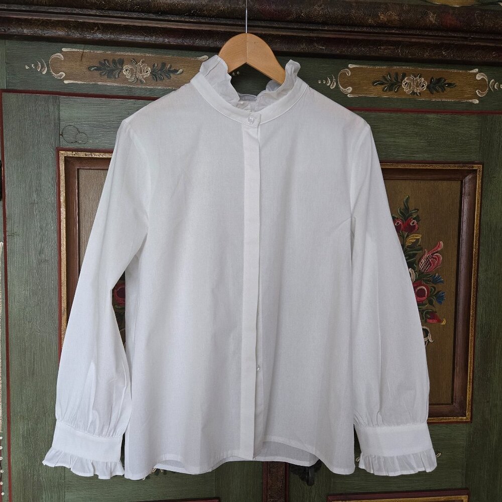 White Cotton Blouse in brand new condition. Size L